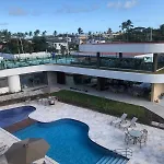 Makia Beach Experience Exclusive